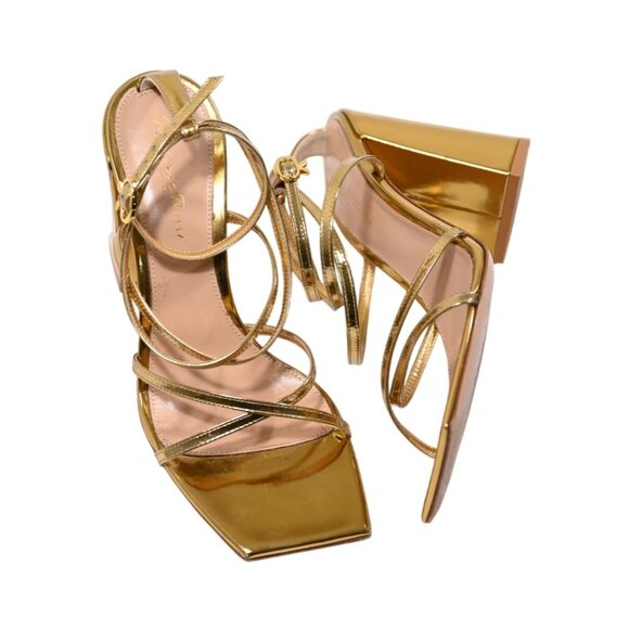Gianvito Rossi Shoes - Gianvito Rossi Patent Leather Sandals in Mekong